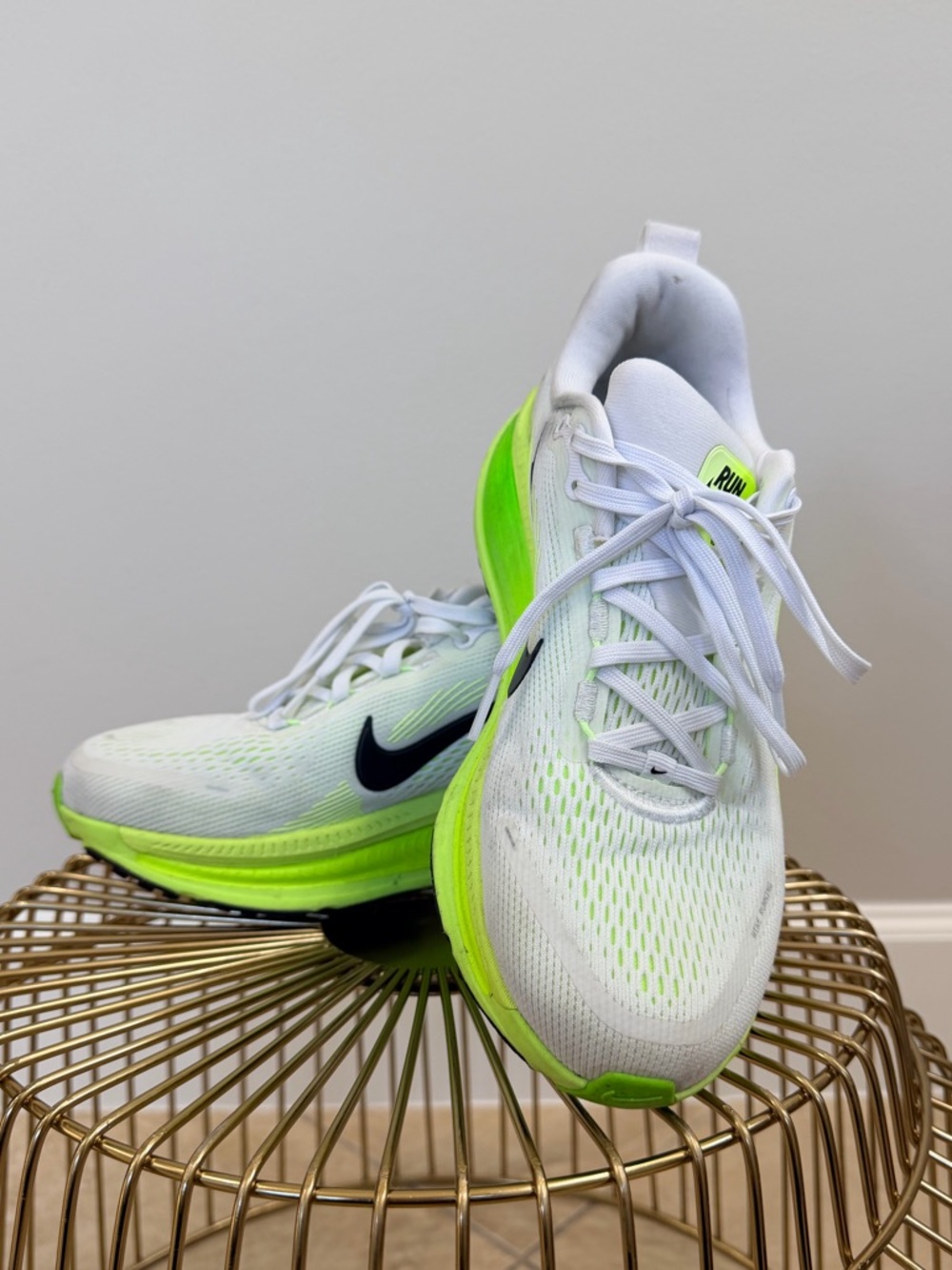 Nike Vomero 18 White Volt – Men’s 7 / Women’s 8.5 – Lightly Worn